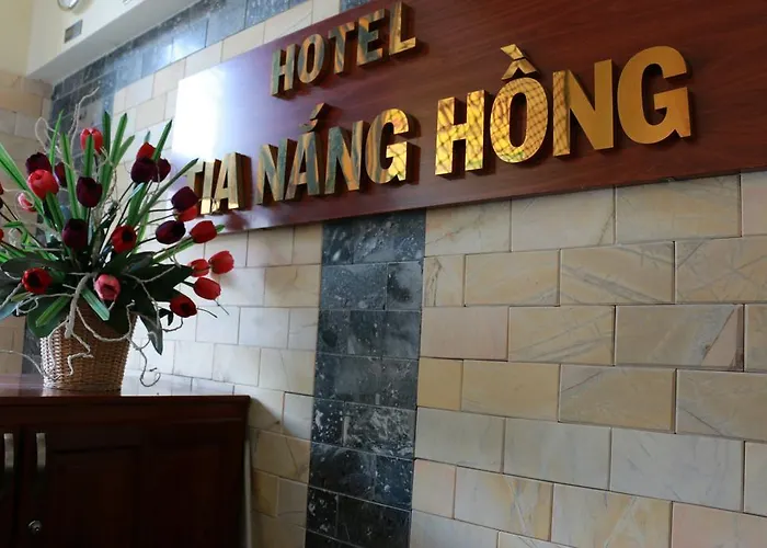 Tia NáNg HòNg - Pink Sunbeam Hotel